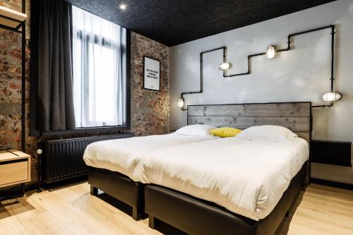 Upstairs Hotel - image 6