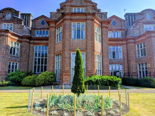 Broome Park Hotel - image 3