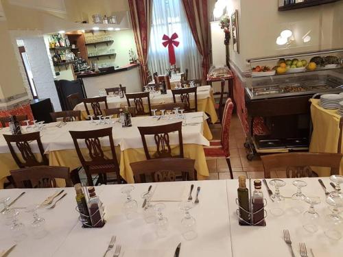 Hotel Sicilia - image 3