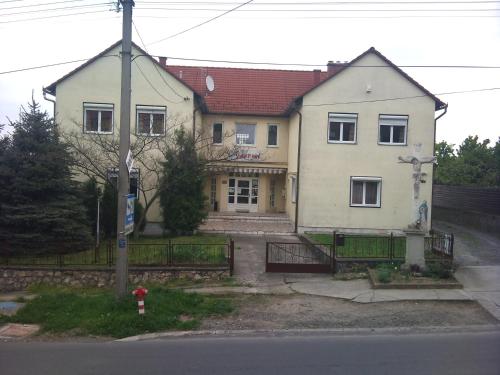Szamárkút Panzió - image 2