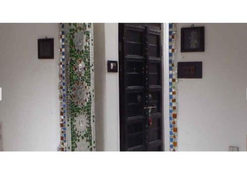Budget rooms on VIP road