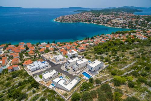 Luxury Villa Gold Pearl with Pool - main image