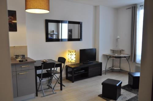 Charmant studio tout proche du port