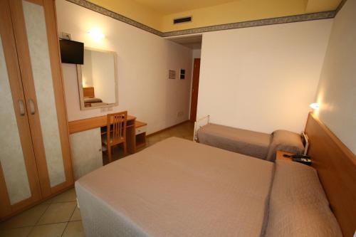 Hotel Boom - image 10