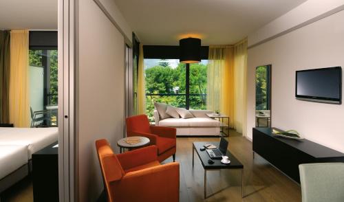 room detail thumbnail 0