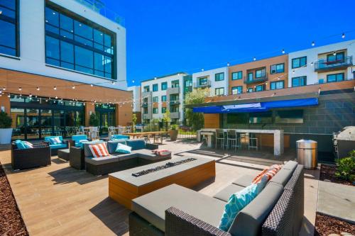 Global Luxury Suites in Menlo Park