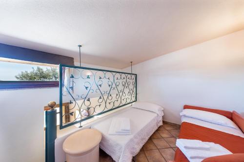 4 twin beds