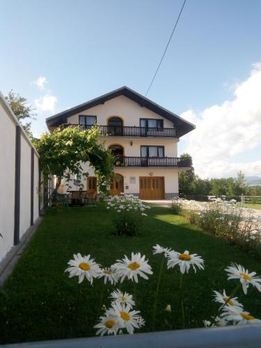 B&B Bugojno - Holiday Home Nana - Bed and Breakfast Bugojno