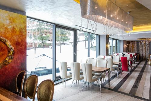Restaurant, Design Oberosler Hotel in Madonna di Campiglio