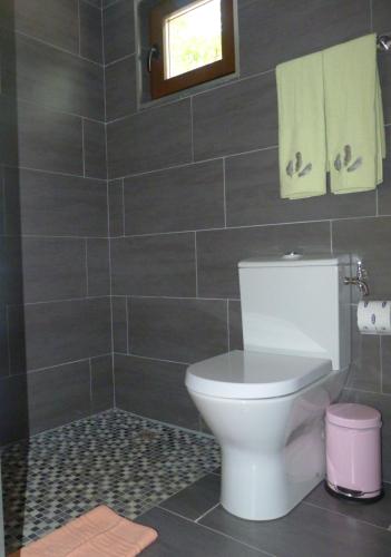 2 bedrooms, 3 beds