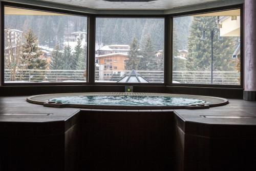 Hot tub, Design Oberosler Hotel in Madonna di Campiglio