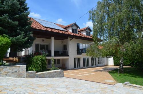 Luxury House With Indoor Pool Near Belgrade