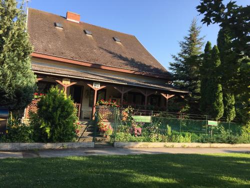  Cathy's Apartment, Pension in Siófok
