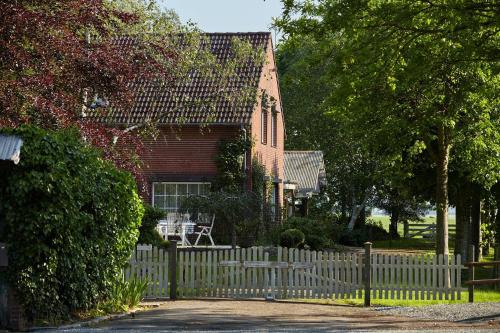Ferienwohnung-Volker 5.8km von Tetenbüll entfernt