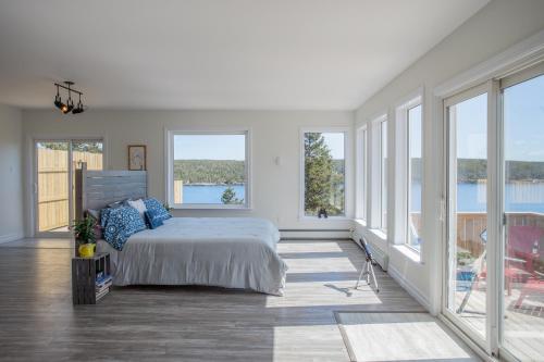 . Whale House Guest House