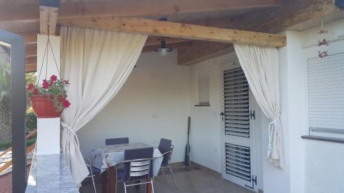  Apartments Dutkovic in Vrboska