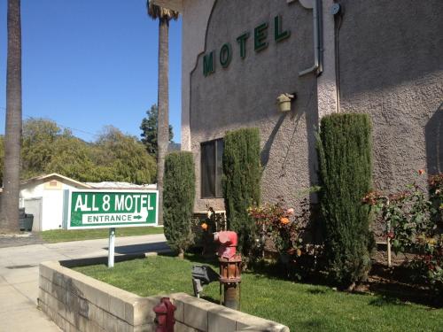 All 8 Motel detail