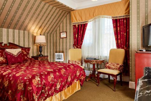 Standard Queen Room room in Queen Anne Hotel