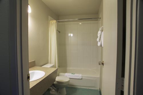 Aladdin Inn and Suites - main image