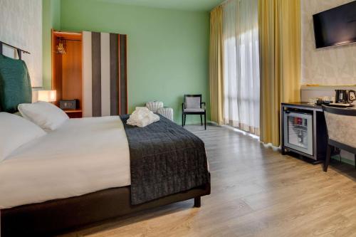 2 bedrooms, 5 beds
