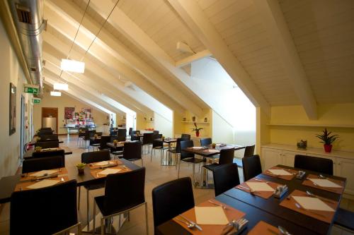 Best Western Crystal Palace Hotel - image 11