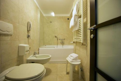Best Western Crystal Palace Hotel - image 14