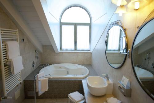 Best Western Crystal Palace Hotel - image 5