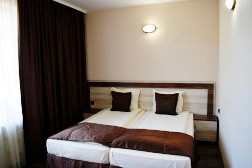 Family Hotel Neliya in เวลิงราด