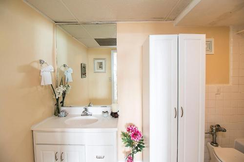 Fontainebleau Terrace - image 5