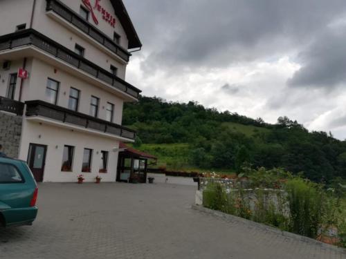 Hotel Dennis - image 12