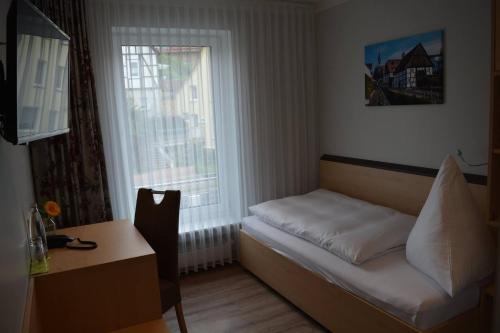 Hotel Gasthof Luis 5.9km von Diemelstadt entfernt