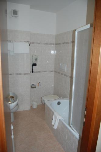 Comfort Double Room image 4