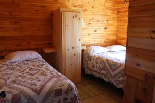 2 bedrooms, 4 beds