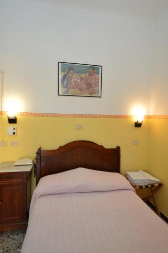 Single Room image 5