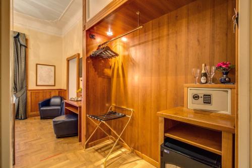 Relais Conte Di Cavour De Luxe, Řím (fotografie 10)