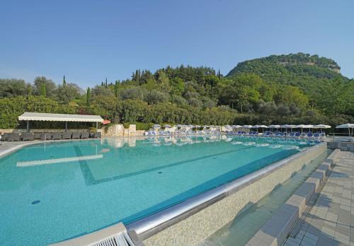 Úszómedence, Hotel La Perla - Bike Hotel in Garda