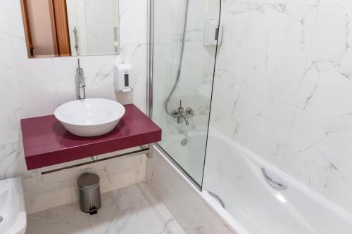 Hotel Alda Barrio Humedo Alda Barrio Húmedo is perfectly located for both business and leisure guests in Leon. Offering a variety of facilities and services, the property provides all you need for a good nights sleep. Servi