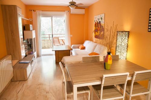 Apartamento con encanto junto a la playa y en el centro del pueblo