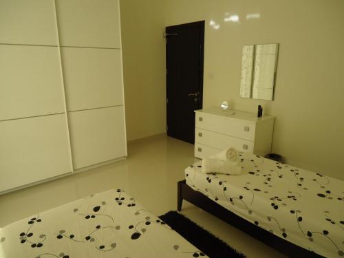 Shamrock Flats - image 7