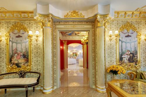 Boutique Hotel Monarch