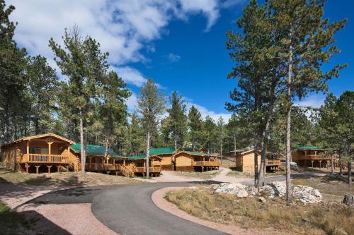 Rock Crest Lodge & Cabins