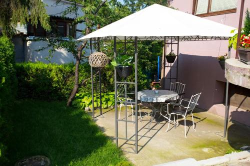 Apartments Cvetkovic Relax - image 13