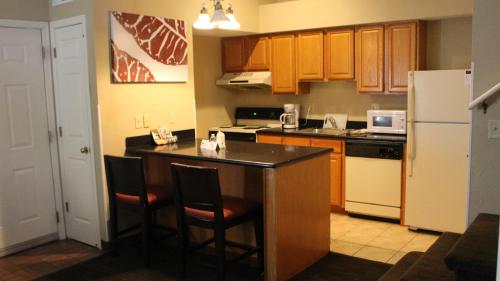 Hawthorn Suites Wichita East