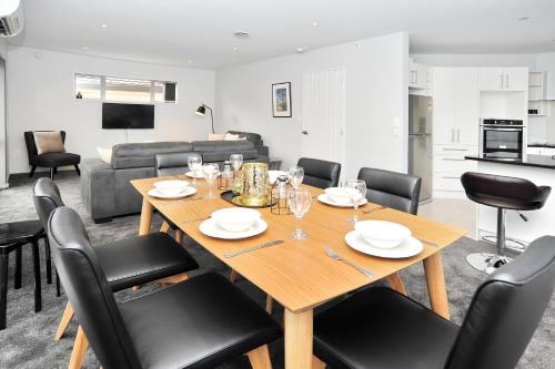 Regents Villas - Christchurch Holiday Homes