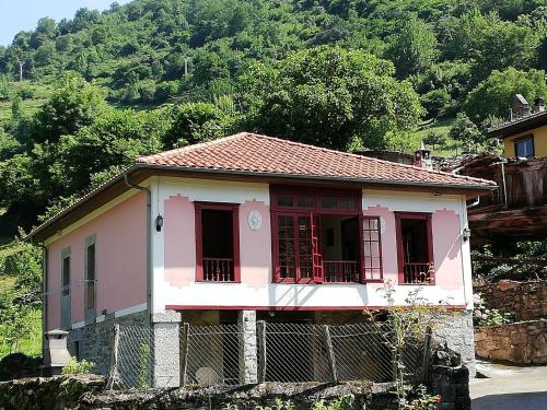  Casa Rural La Llerona, Pension in Belmonte de Miranda bei Leiguarda