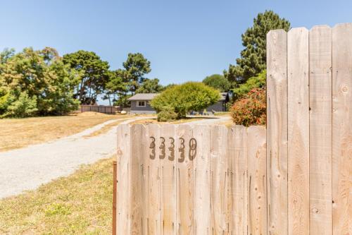 Coastal Conifer Hideaway