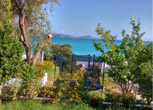 Deluxe Double Room with Balcony and Sea View image 4