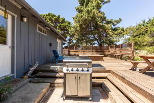 Coastal Conifer Hideaway