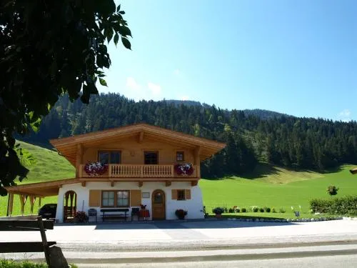 Chalet Der Tyroler Adler im Zentrum vom Wilden Kaiser in Going, Österreich