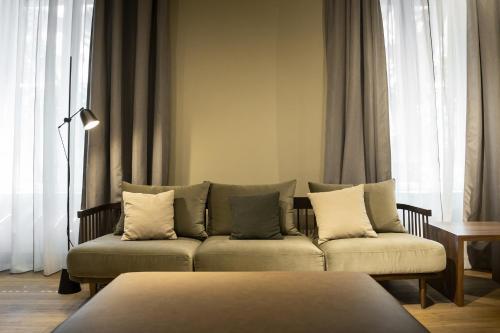 ICON Embassy by Petit Palace - image 7